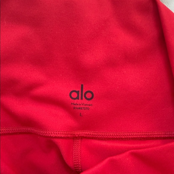 ALO Yoga Women's Bike Shorts bundle
- Red and sage - Picture 5 of 5